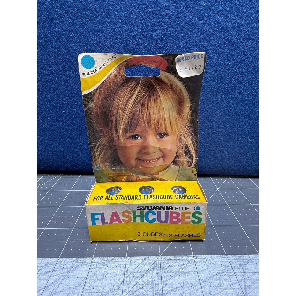 Vintage Sylvania Flashcubes Set of 3 Blue Dot ‎ 1977 Packaging Appears Dirty